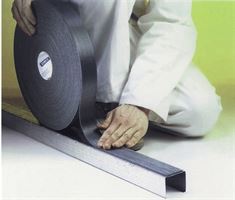 Razdvajajuća zidna traka 3 x 90mm x 30m, samoljepljiva 10rola/karton 12karton/paleta, Z3809030953